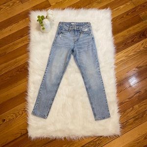 Old Navy. Size 0. Light wash denim.